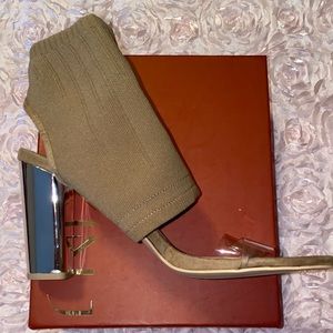 SIZE 11 BRAND NEW BEIGE CHUNKY HEEL W. SILVER HEEL